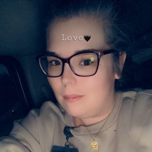 Meet your Posher, Carrie